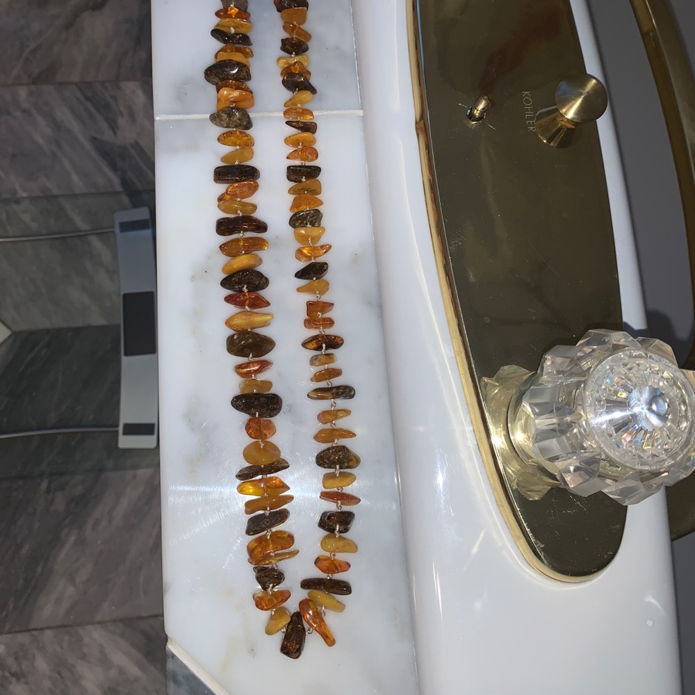 AMBER NECKLACE
